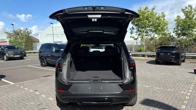 Land Rover Range Rover Sport 3.0 D300 SE 5dr Auto Diesel Estate - Image 27
